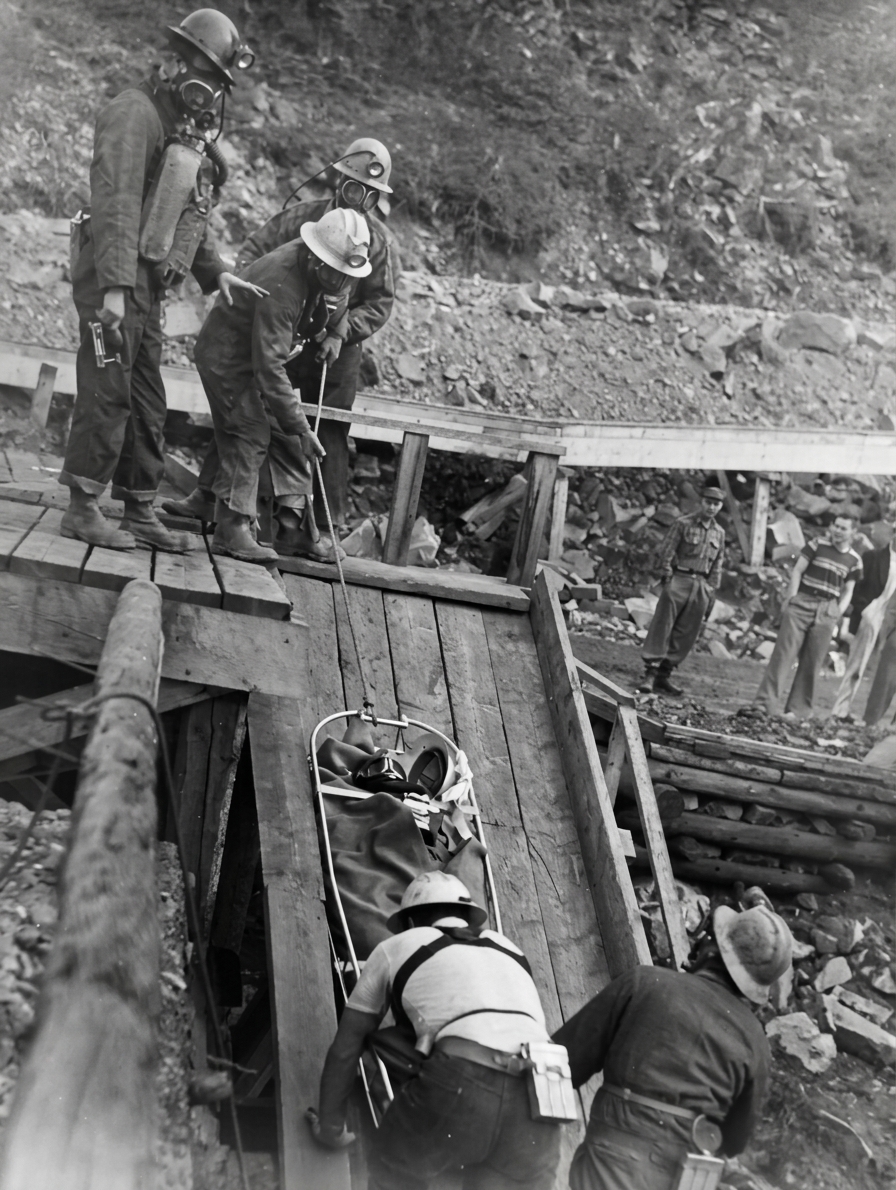 SJA First aid training in mine camp